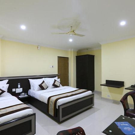 Madrasi Airport Hotel - Saibala Chennai Esterno foto