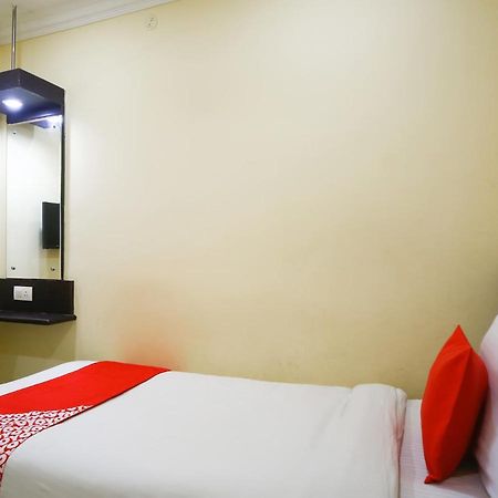 Madrasi Airport Hotel - Saibala Chennai Esterno foto