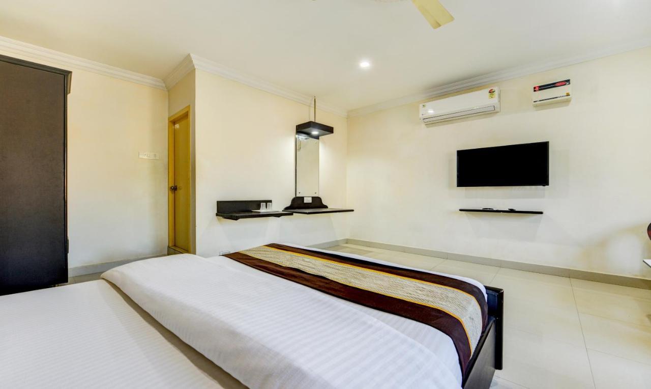 Madrasi Airport Hotel - Saibala Chennai Esterno foto