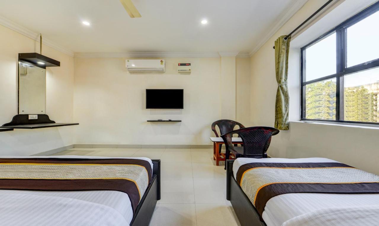 Madrasi Airport Hotel - Saibala Chennai Esterno foto