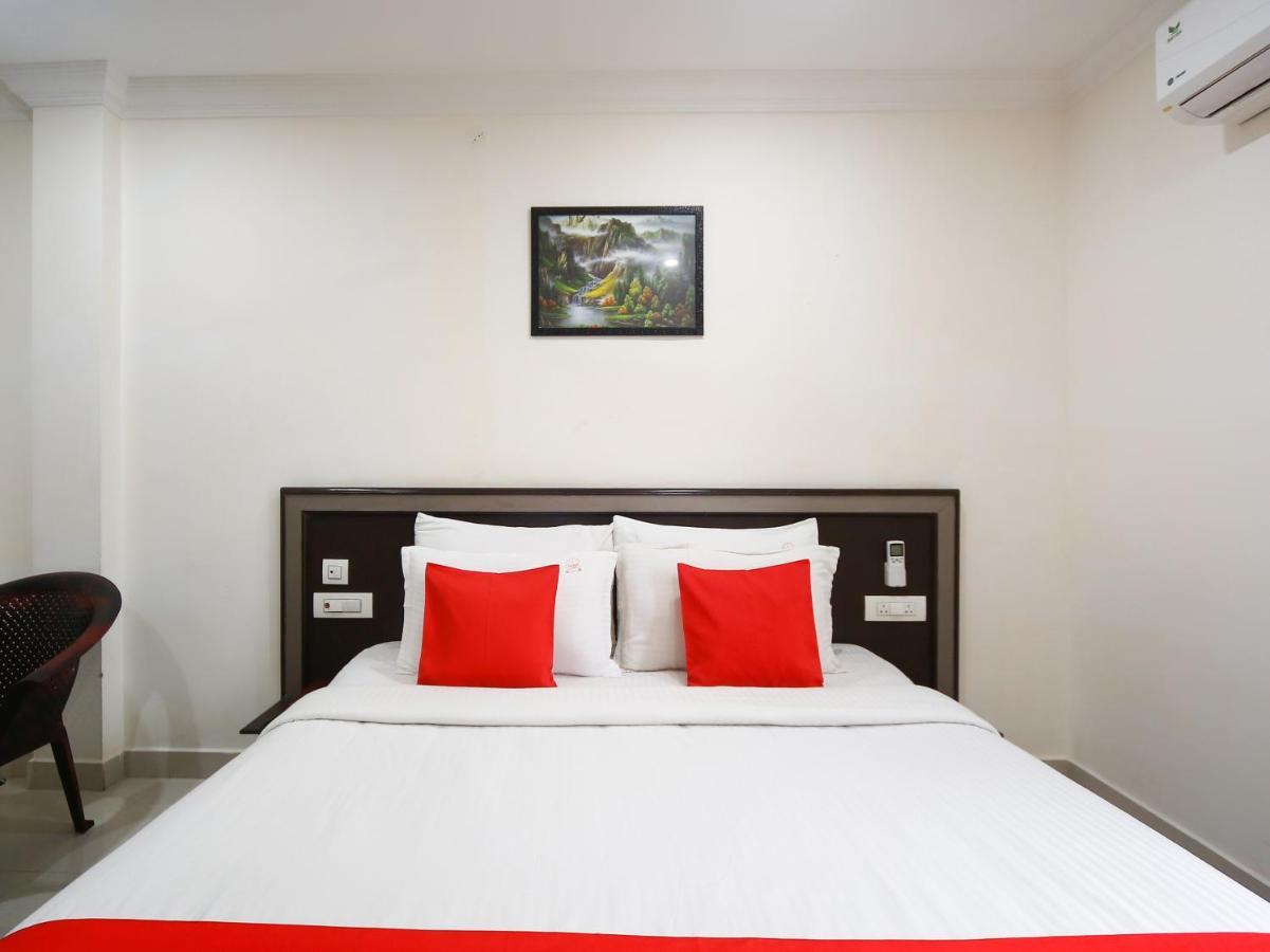 Madrasi Airport Hotel - Saibala Chennai Esterno foto